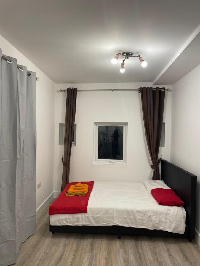 Stunning Twickenham Rugby Studio Flat Teddington Exterior foto